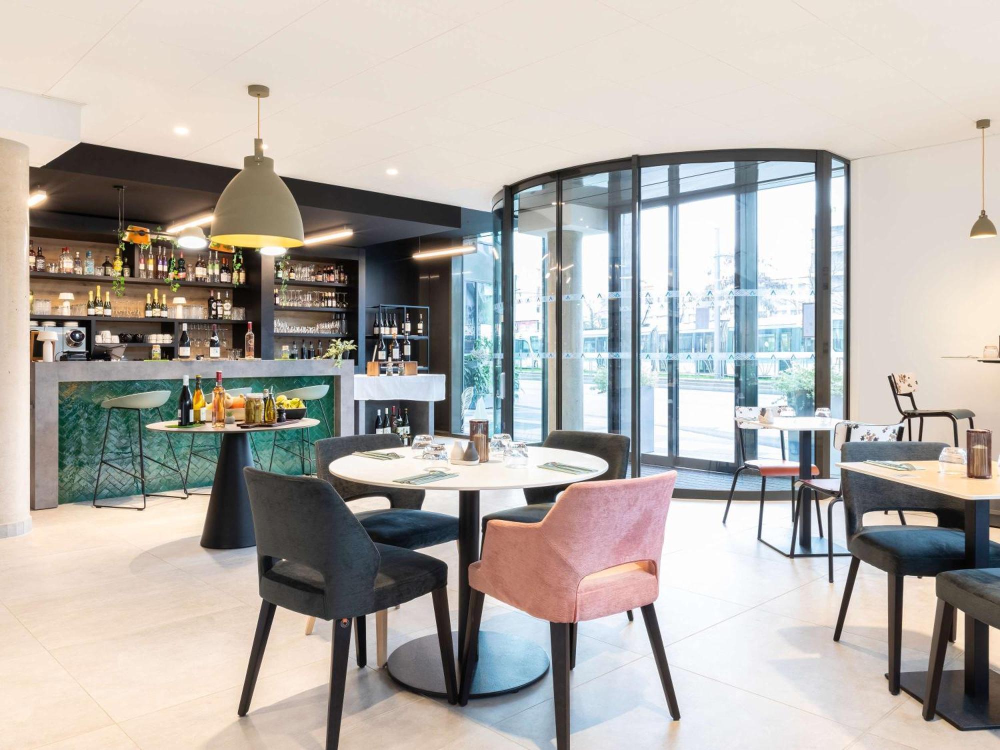 Hotel Ibis Styles Bezons Paris La Defense Exterior foto