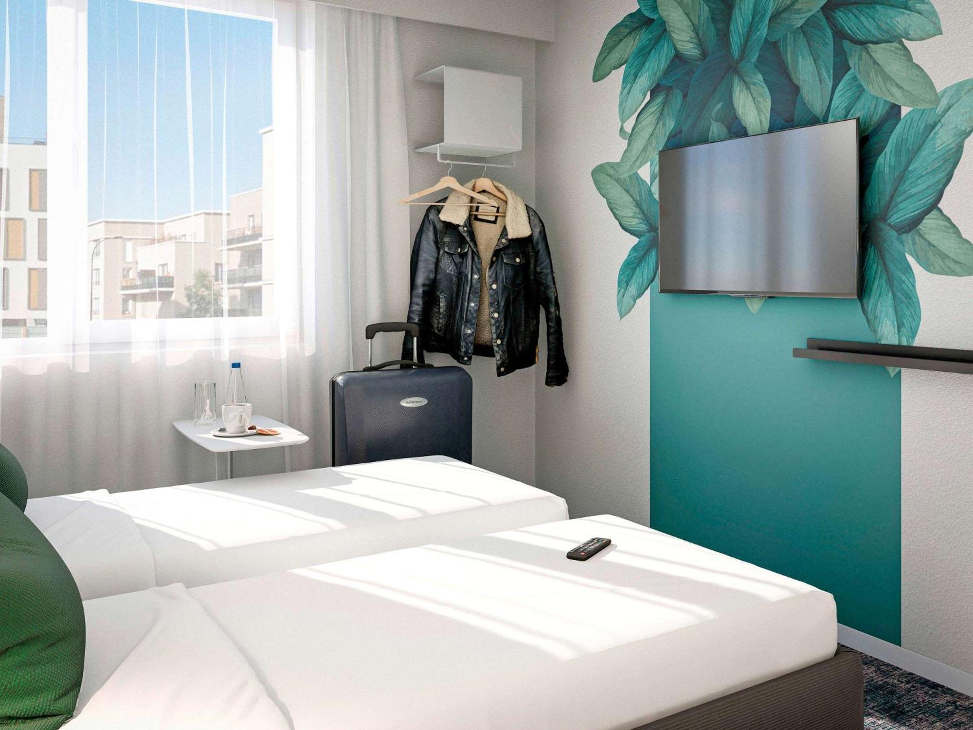 Hotel Ibis Styles Bezons Paris La Defense Exterior foto